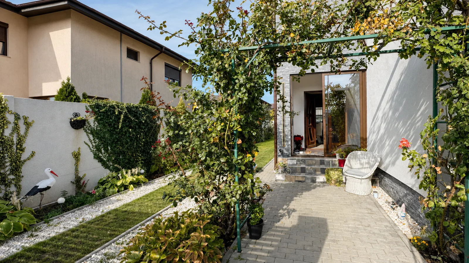 Fotografie – Casă P+1 cu 4 camere în Chitila, 170 m² construiți, teren de 304 m², din 2020, Chitila