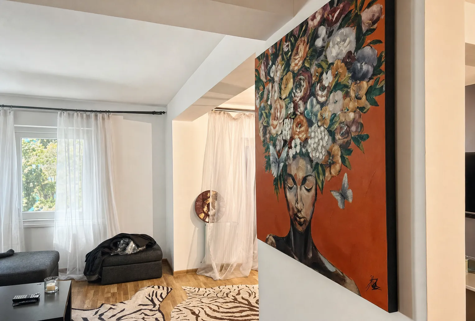 Living, perete decorativ