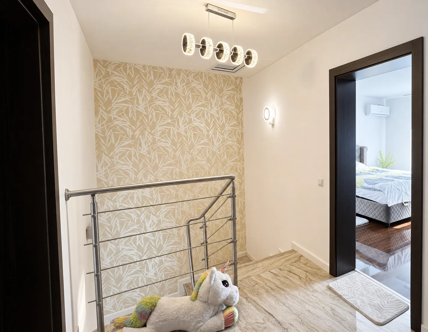 Fotografie – Casă P+1 cu 4 camere în Chitila, 170 m² construiți, teren de 304 m², din 2020, Chitila