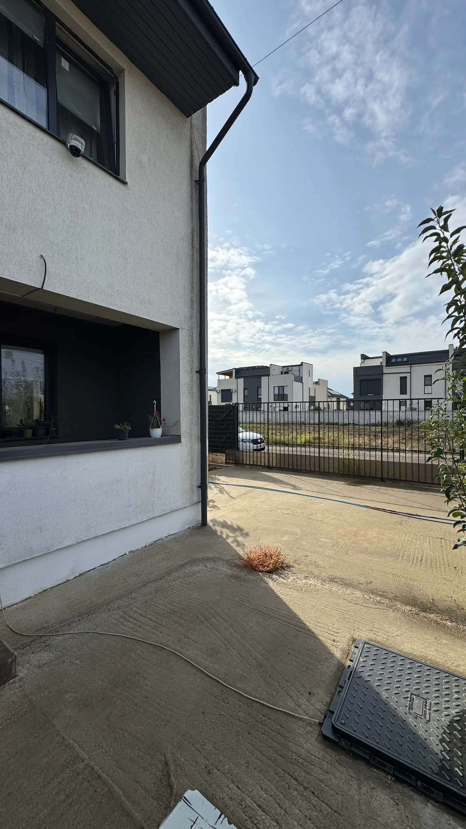 Fotografie 3 – Jumătate de duplex cu 3 camere în Otopeni, 120 m² și teren de 160 m², Otopeni