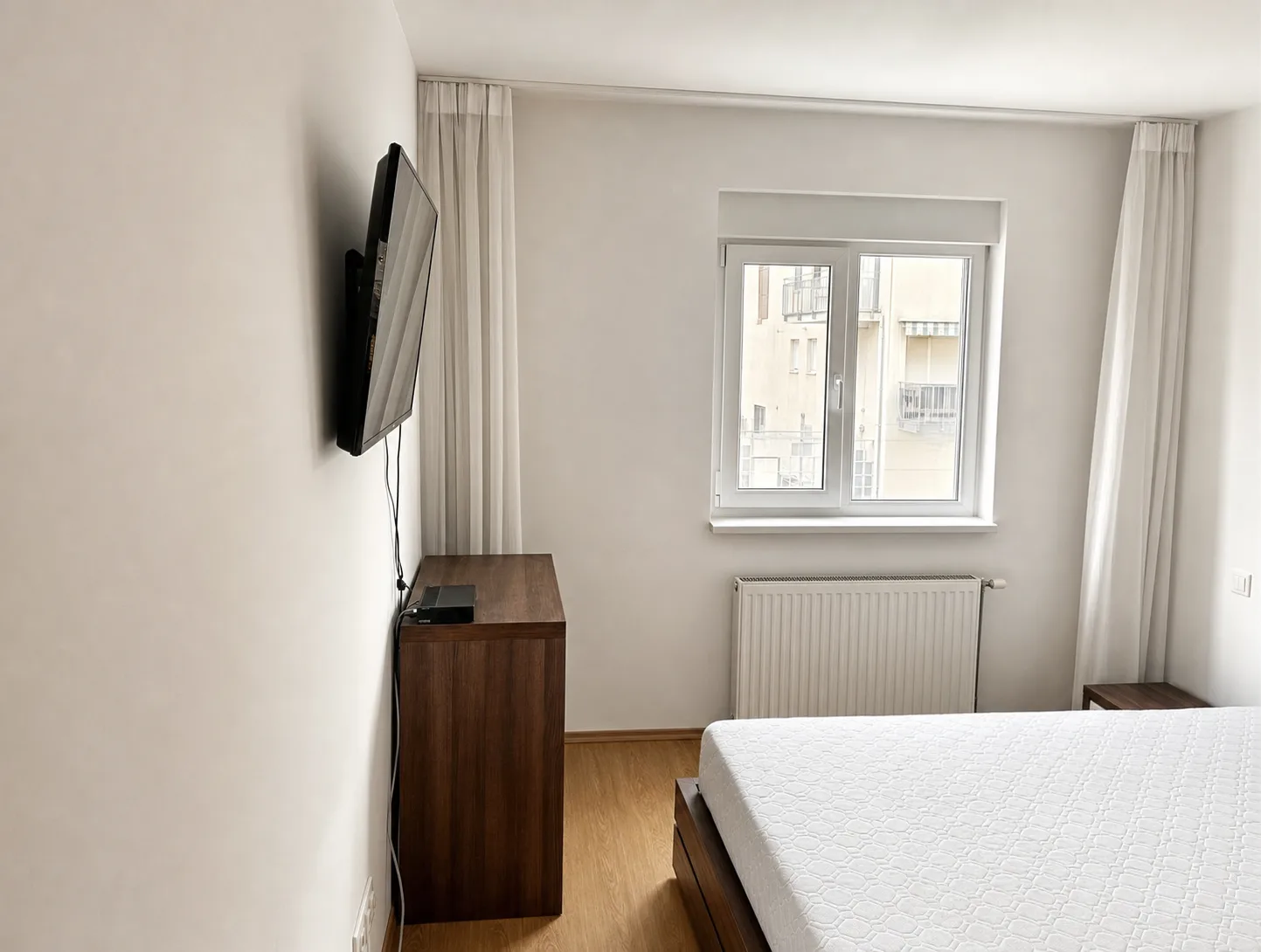 Fotografie 2 – Apartament 3 camere, Residenz Cartierul German, Chitila – 90 m² utili, terasă și boxă, Șos. Banatului, Chitila