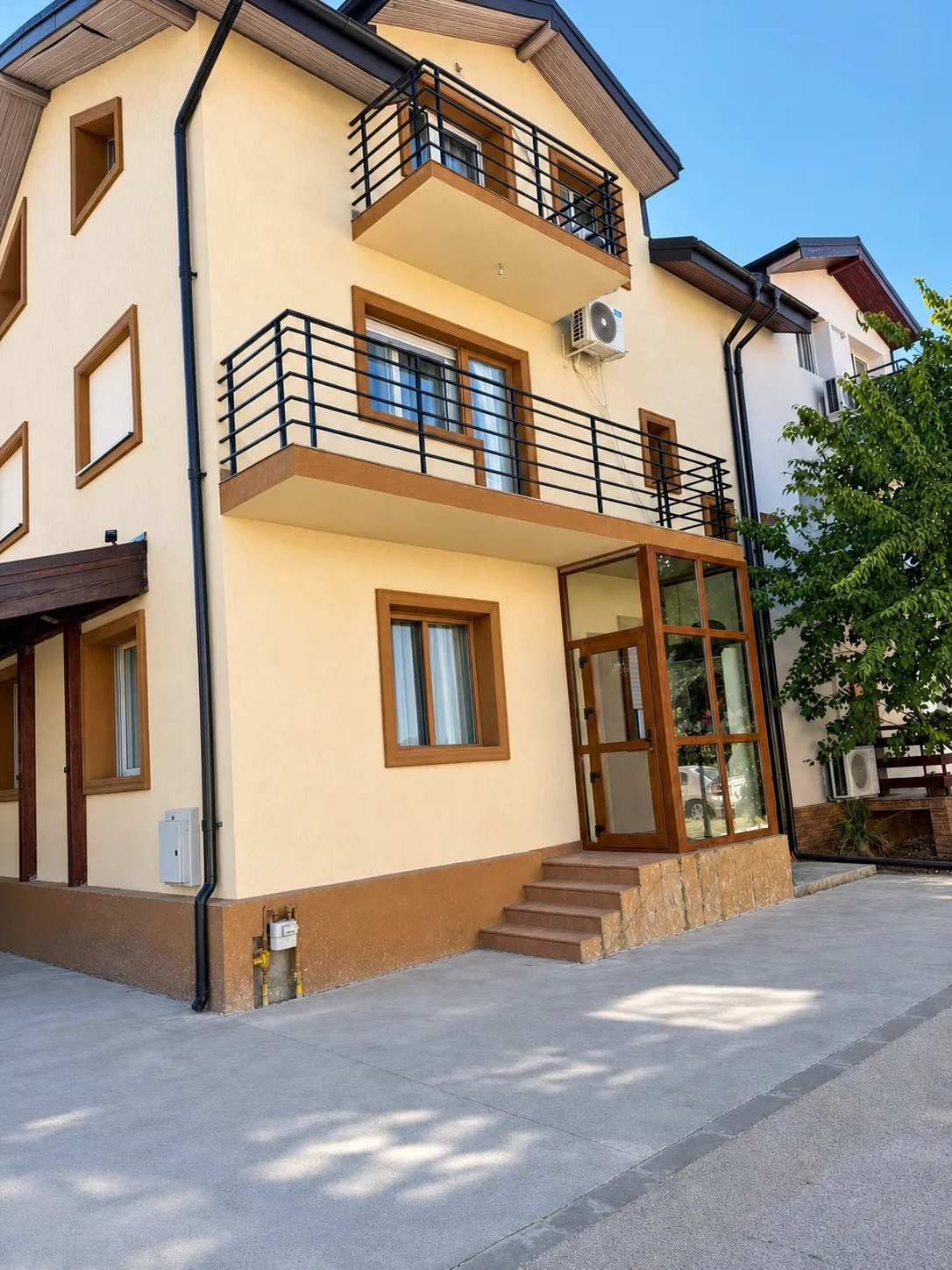 Fotografie 1 – Casă duplex S+P+1+M, 7 camere, 180 m² utili, teren 250 m², complexul Satul American, Corbeanca, Satul American, Corbeanca